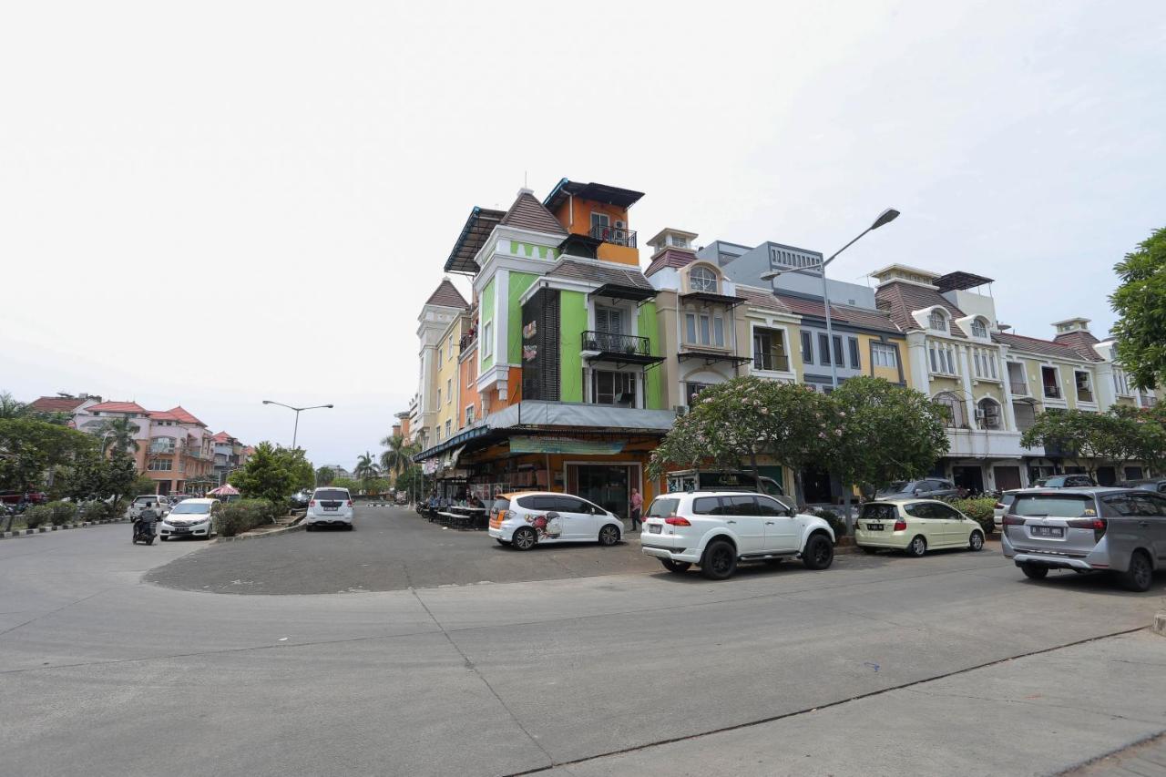 Hotel Ratana Cengkareng Syariah Jakarta Exterior foto